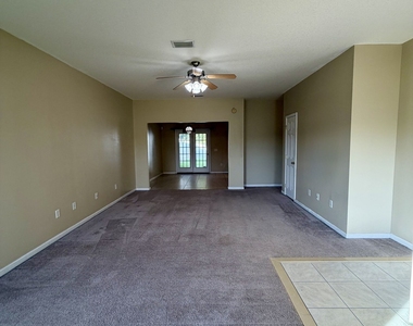 200 Royal Palms Avenue - Photo Thumbnail 3