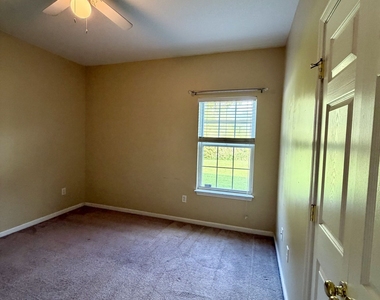 200 Royal Palms Avenue - Photo Thumbnail 37