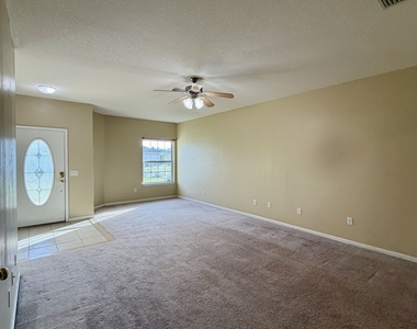 200 Royal Palms Avenue - Photo Thumbnail 9