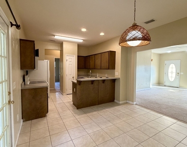 200 Royal Palms Avenue - Photo Thumbnail 13