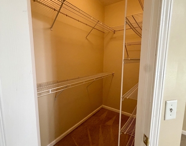 200 Royal Palms Avenue - Photo Thumbnail 25