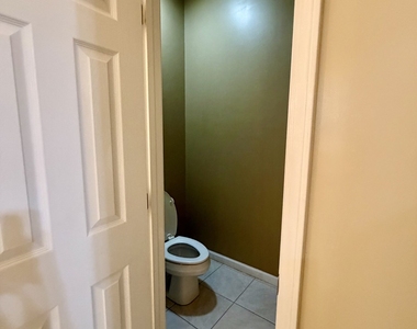 200 Royal Palms Avenue - Photo Thumbnail 31