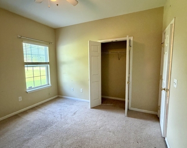200 Royal Palms Avenue - Photo Thumbnail 33