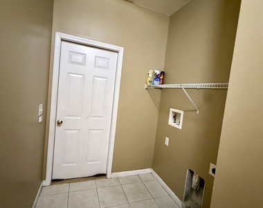 200 Royal Palms Avenue - Photo Thumbnail 42