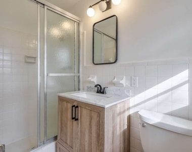 1055 Tuxedo Drive - Photo Thumbnail 16