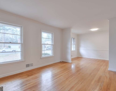 1055 Tuxedo Drive - Photo Thumbnail 2