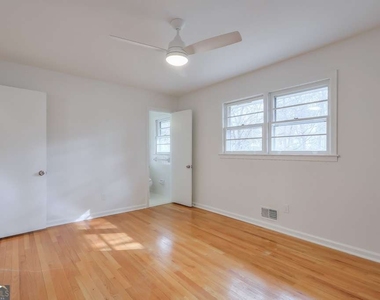 1055 Tuxedo Drive - Photo Thumbnail 14