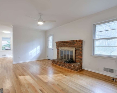 1055 Tuxedo Drive - Photo Thumbnail 12