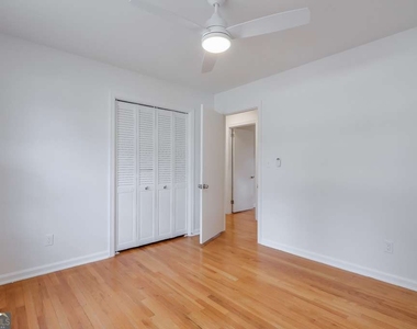 1055 Tuxedo Drive - Photo Thumbnail 22