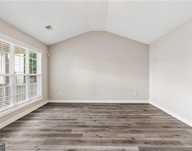 5849 Amerson Lane - Photo Thumbnail 5