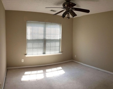 204 Wild Flower Lane - Photo Thumbnail 9