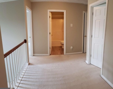 204 Wild Flower Lane - Photo Thumbnail 6