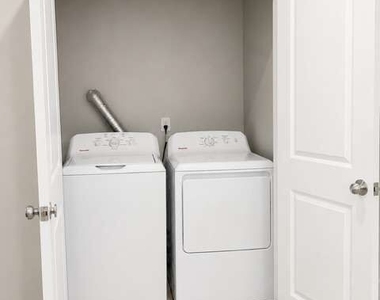 1155 Lucile Avenue Sw - Photo Thumbnail 5