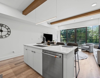 346 Peters Street Sw - Photo Thumbnail 5