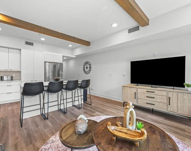 346 Peters Street Sw - Photo Thumbnail 1