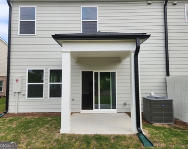 1050 Sunny Lake Drive - Photo Thumbnail 3