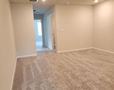 1050 Sunny Lake Drive - Photo Thumbnail 13