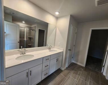 1050 Sunny Lake Drive - Photo Thumbnail 21