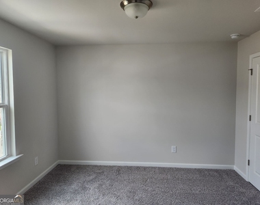 1050 Sunny Lake Drive - Photo Thumbnail 25