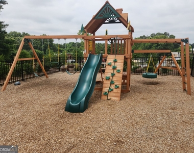 1050 Sunny Lake Drive - Photo Thumbnail 34