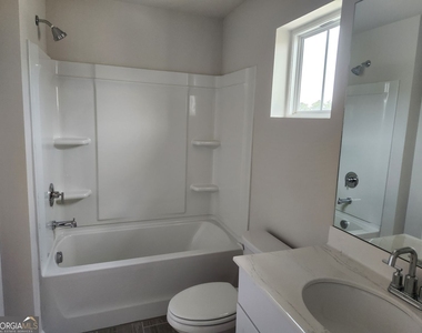 1050 Sunny Lake Drive - Photo Thumbnail 19