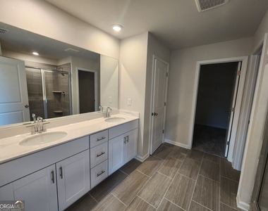 1050 Sunny Lake Drive - Photo Thumbnail 20