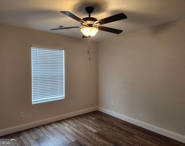 2465 Oak Grove Road - Photo Thumbnail 8