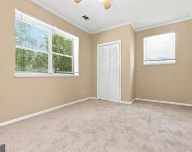 2909 Briarwood Boulevard - Photo Thumbnail 5