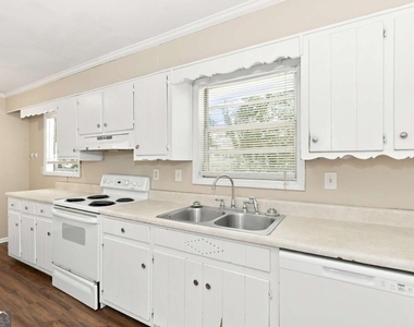 2909 Briarwood Boulevard - Photo Thumbnail 2