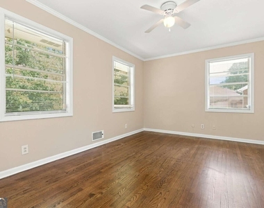 2909 Briarwood Boulevard - Photo Thumbnail 9