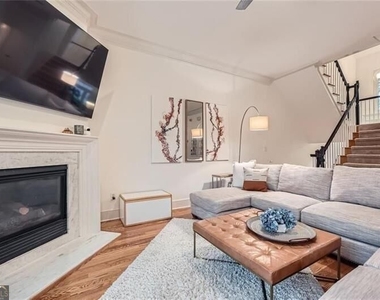 4669 Ivygate Circle Se - Photo Thumbnail 4