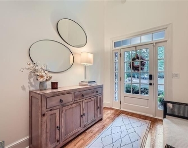 4669 Ivygate Circle Se - Photo Thumbnail 2