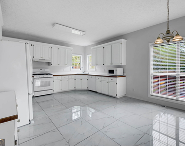1722 Brandon Lee Way Sw - Photo Thumbnail 7