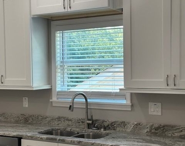 222 Taylor Circle - Photo Thumbnail 5