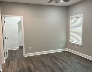 222 Taylor Circle - Photo Thumbnail 11