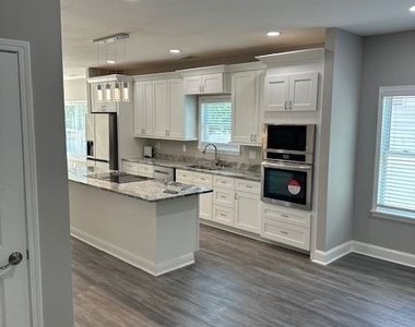 222 Taylor Circle - Photo Thumbnail 1