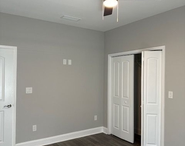 222 Taylor Circle - Photo Thumbnail 10