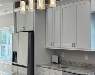 222 Taylor Circle - Photo Thumbnail 4