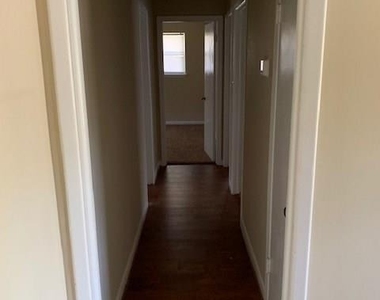 311 Jewel Drive - Photo Thumbnail 4