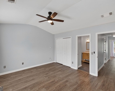 585 Mcwilliams Road Se - Photo Thumbnail 3