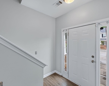 585 Mcwilliams Road Se - Photo Thumbnail 5