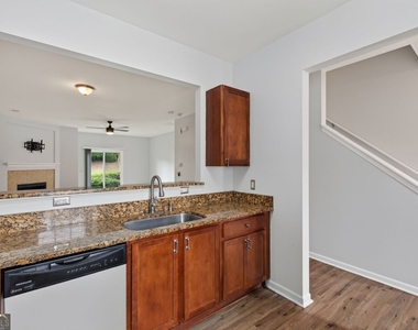 585 Mcwilliams Road Se - Photo Thumbnail 8