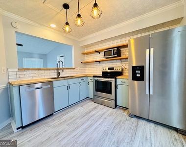 506 Iris Glen - Photo Thumbnail 3