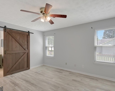 506 Iris Glen - Photo Thumbnail 9