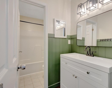 506 Iris Glen - Photo Thumbnail 13