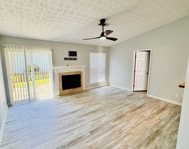 506 Iris Glen - Photo Thumbnail 6