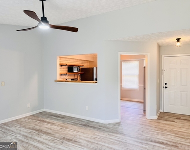 506 Iris Glen - Photo Thumbnail 5