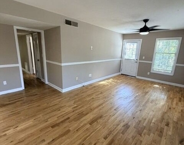 3097 Colonial Way - Photo Thumbnail 5
