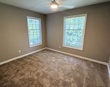 3097 Colonial Way - Photo Thumbnail 11