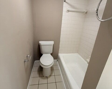 3097 Colonial Way - Photo Thumbnail 9